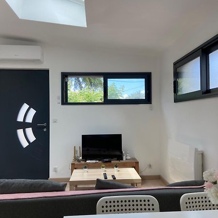 Appartement Paisible Proche Centre Ville Bron Dış mekan fotoğraf