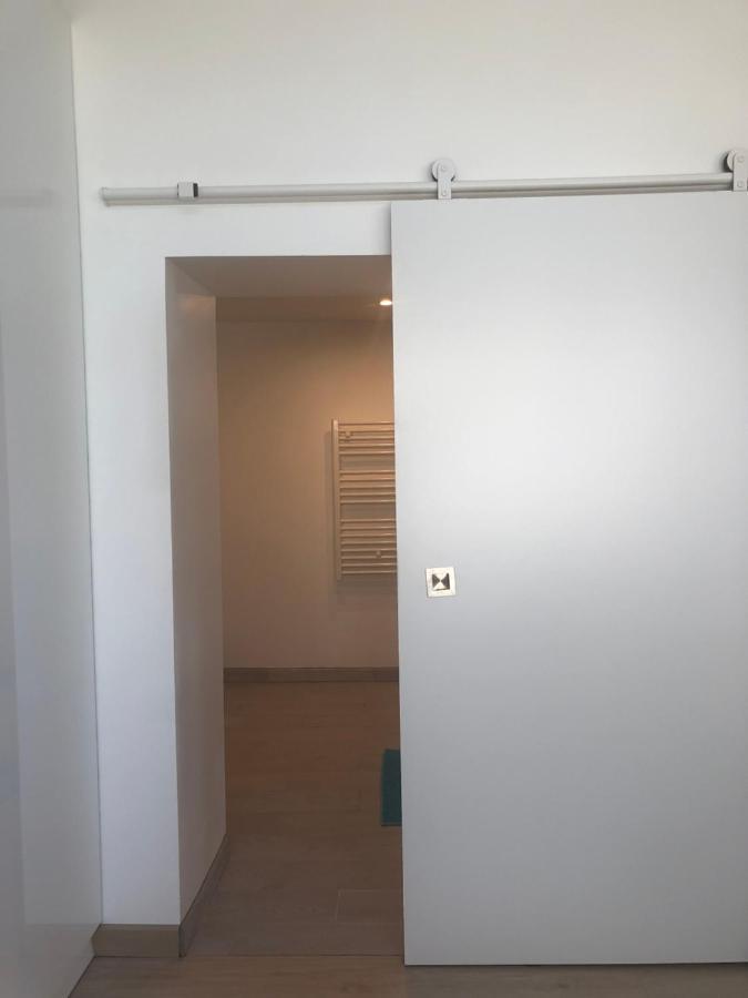 Appartement Paisible Proche Centre Ville Bron Dış mekan fotoğraf